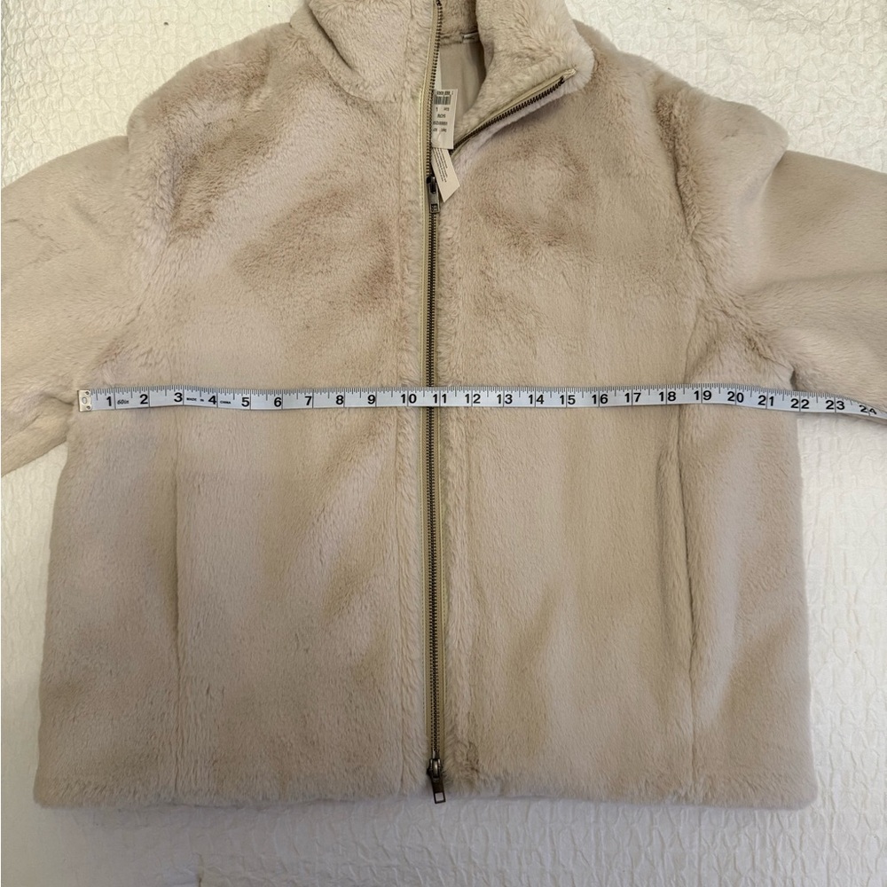 Vince Faux Fur Cream Jacket (Size: Large) - Picture 6 of 16